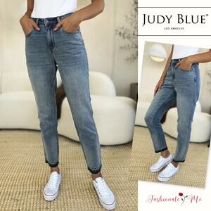 Judy Blue Mid Rise Rigid Magic Release Hem Zipper Fly Medium Wash Denim Jeans